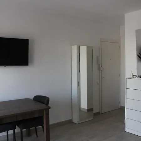 Nice Flat 10min From The Beach Apartment